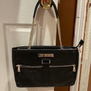BLACK MOSCHINO SHOULDER PURSE